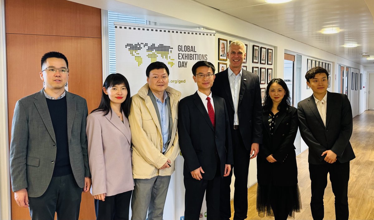 🤝 A busy start of the week in the UFI Paris HQ as we welcomed a delegation from the Chinese city of Hangzhou. Led by Guohua Chen, the Vice Chairman of the Board of the Hangzhou Commerce & Tourism Group, the group met with UFI CEO Kai Hattendorf. #ufinews #ufiasia #eventprofs