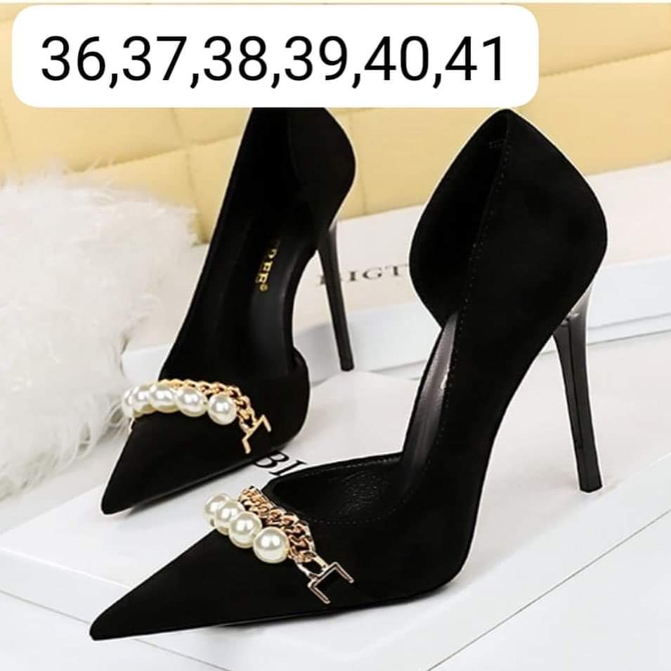 Black is a must-have🔥it’s classic 🥳🥳🥳where sophistication meets versatility🎉🎉 Choose your colour and design Stilettos-k38,000 Sandal heels- k40,000 WhatsApp 0884426757 Visit our shop in area 47 sector 3, Lilongwe, near SDA church. #JNCollection
