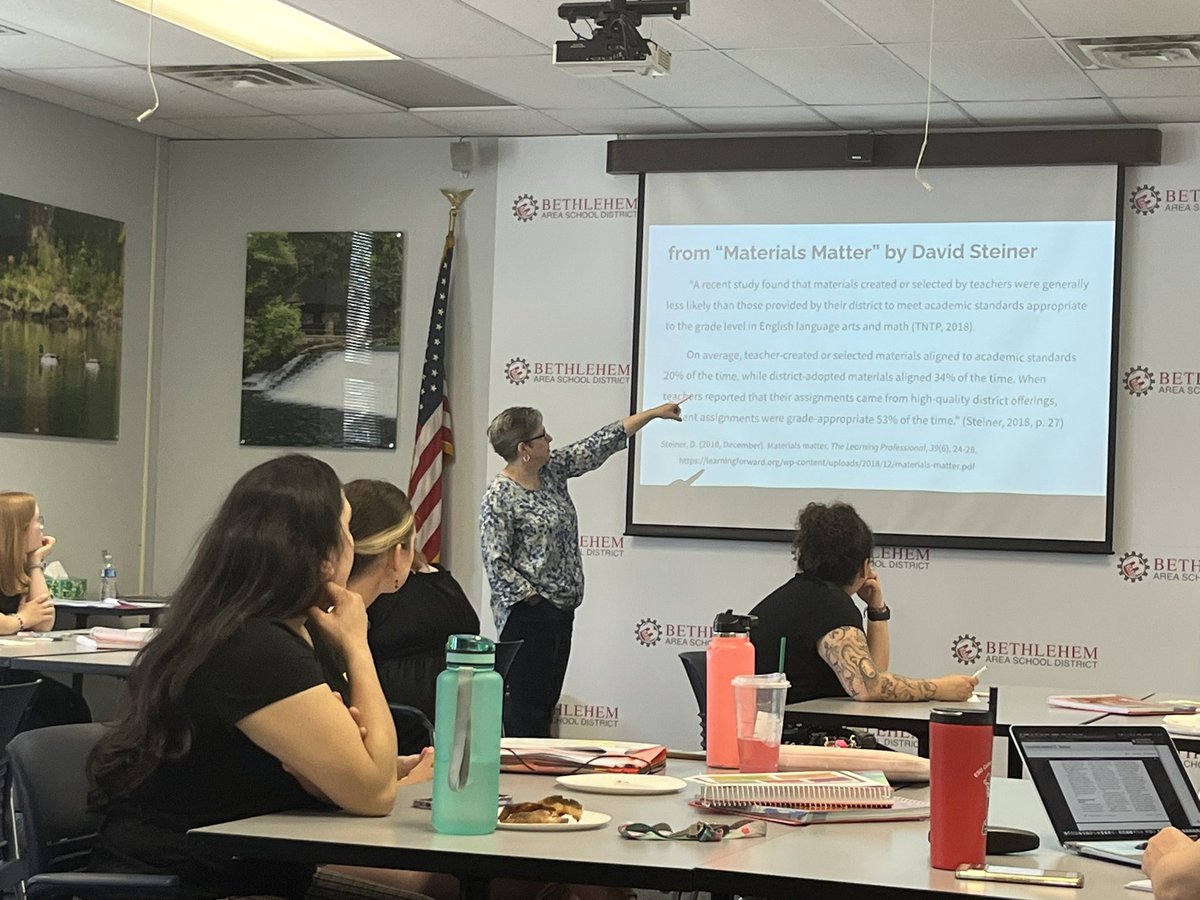 Creating the Teacher Pipeline… Pre-Student Teachers from @ESUniversity hold their seminar course at the @BethlehemAreaSD Education Center. @BASDLiteracy4Me explains the importance of using an evidence-based reading curriculum with fidelity. @EricaLynnGreer