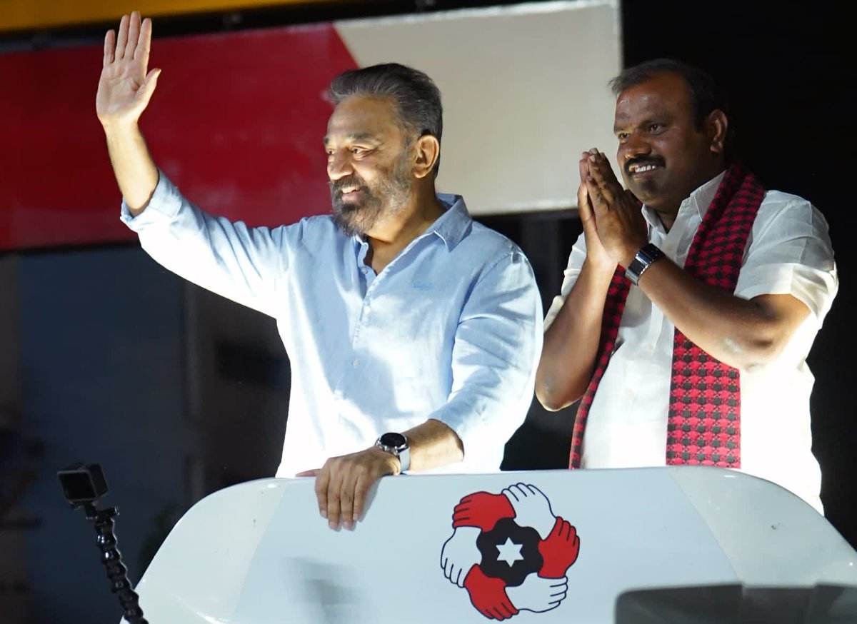 TeamVarisu's tweet photo. MNM Leader Kamal Hassan Doing campaign at Pollachi
#பொள்ளாச்சியில்_நம்மவர்
#KamalHaasan 
#MakkalNeedhiMaiam
#Election2024 https://t.co/9n8kHXjsRL