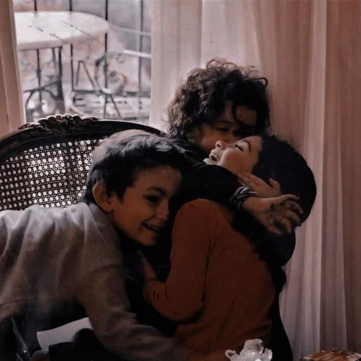 AD7BQ's tweet photo. "لَولا الأخوةُ ما طَابَتْ ليَالينّا 
ولا ضَحِكنا بليلٍ كانَ يُبكينا." https://t.co/rhY5MqQyd9