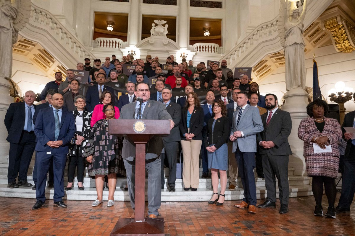 Proud to join bipartisan colleagues, @PALaborIndustry Sec. Walker, and members of the @EASCarpenters to highlight the need for the Senate to pass legislation against worker misclassification, wage theft, and tax fraud. I will always champion safety and fairness in the workplace.