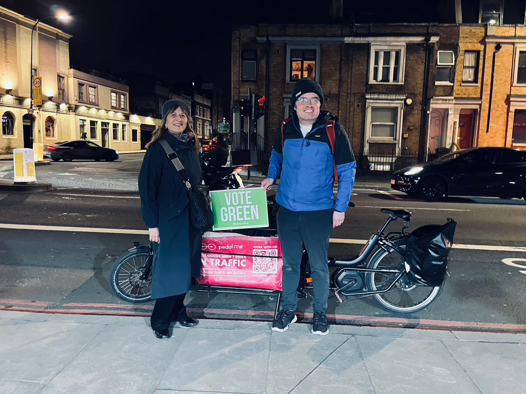 PedalMe are fantastic! I've used them a few times now. Here I am with our incredible Green Party mayoral candidate @ZoeGarbett in Cutty Sark Gardens @Royal_Greenwich and at the pedestrian/cycle bridge over the new approach roads to Silvertown Tunnel. And also with a Lewisham…