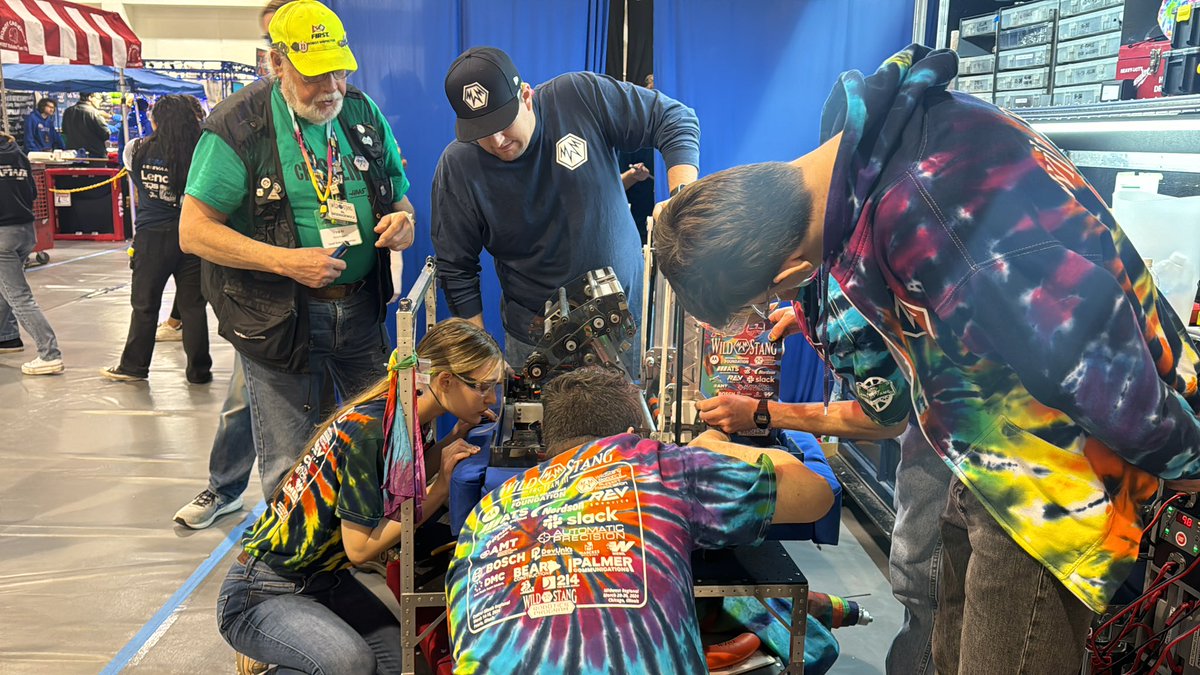 The @111wildstang Robotics Competition Team is heading to the 2024 World Championships! 35 D214 students will head to Houston to compete against more than 600 teams from over 30 countries! Tune in Wednesday-Saturday to see the action: twitch.tv/firstinspires PC: WildStangs