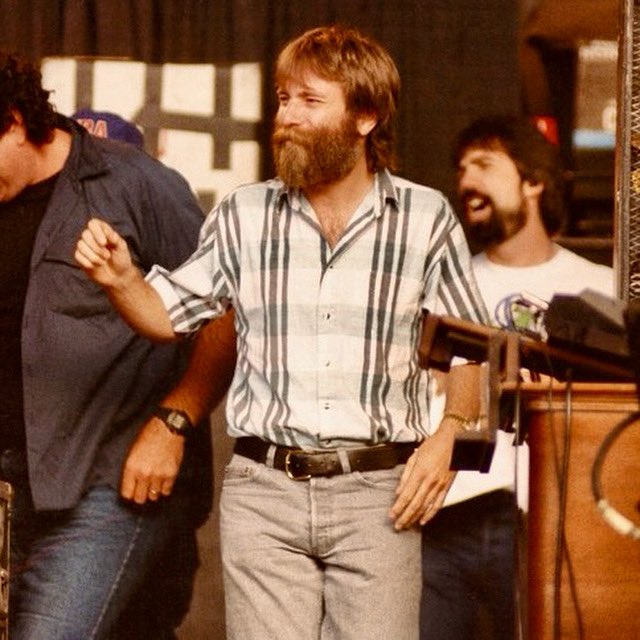musicplayedband's tweet photo. Walking into the office Monday morning!! ☀️

Thank you Brent!!! 🐐#goat 

📸 Photo by @robbicohnphotography

#deadandcompany #gratefuldead #bobweir #johnmayer #jerrygarcia #deadheads #brentmydland https://t.co/MWie3DdXN8