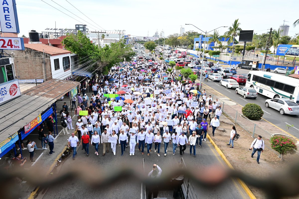 MemoRomeromzt's tweet photo. ¡Que aparezcan nuestros compañeros! 

Hoy me sumé a la manifestación pacífica para exigir la aparición de Luis y Francisco, compañeros del PAS. 

Exigimos que el Gobierno haga su trabajo y brinde condiciones de seguridad para que esta contienda electoral se lleve a cabo. https://t.co/qZNI0yz48y