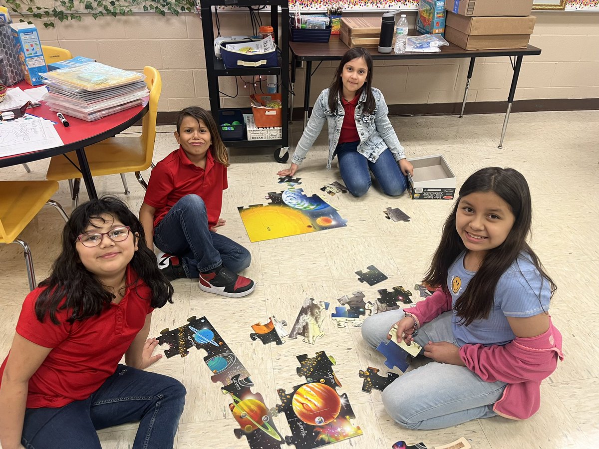 JenniferSal14's tweet photo. A little bit of fun for our 3rd grade students who will be taking the STAAR on Wednesday. #YouGotThis https://t.co/ybfjO2OEb6