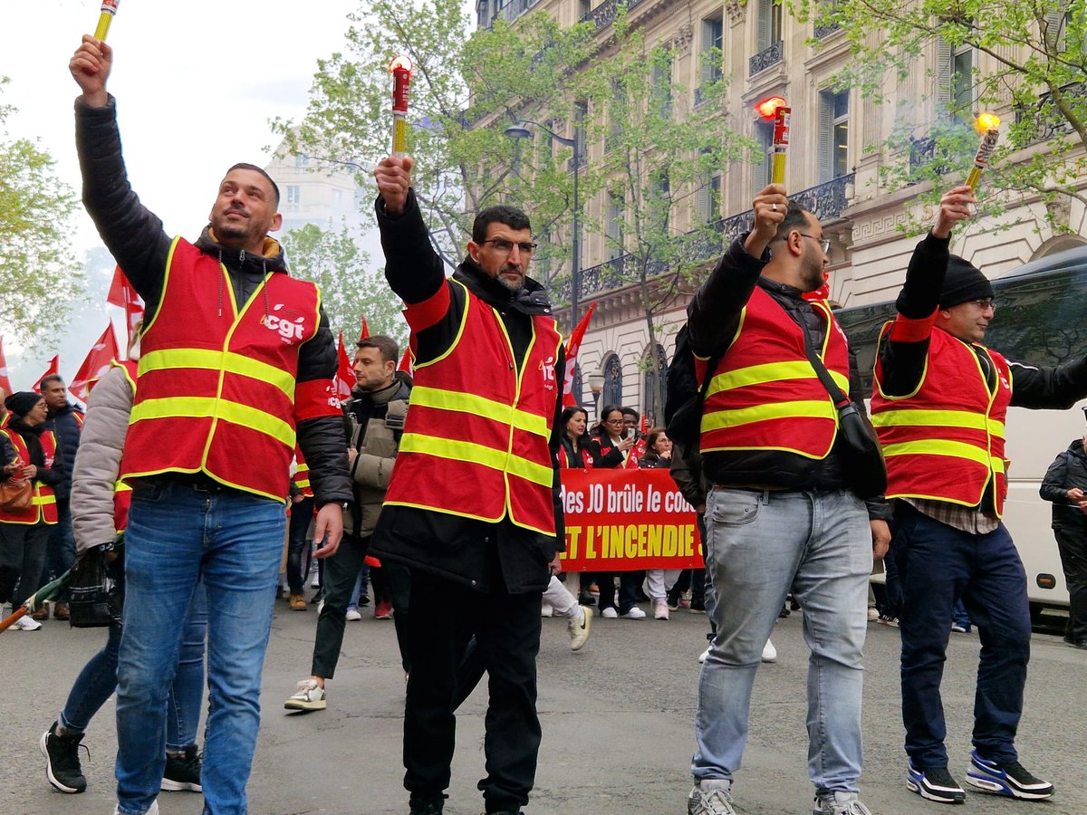 📣 Marche aux flambeaux ce 15 avril à Paris pour le respect des droits sociaux des travailleur-ses mobilisé-es pendant les #JOP2024 ✊️