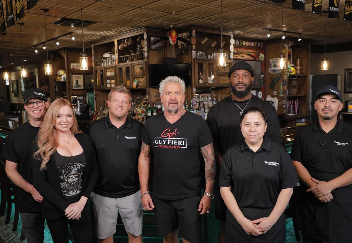 @GuyFieri stopped by @GlendaleAZ to feature one of our businesses on Diners, Drive-ins and Dives™️ 🔥 Tim Finnegan's Irish Pub represents on the Food Network in an episode aired Friday, April 5th.🌟🍔🏆😎 ☘️🍕 | Tune in to the Food Network on May 4th, 2024 to catch the episode.