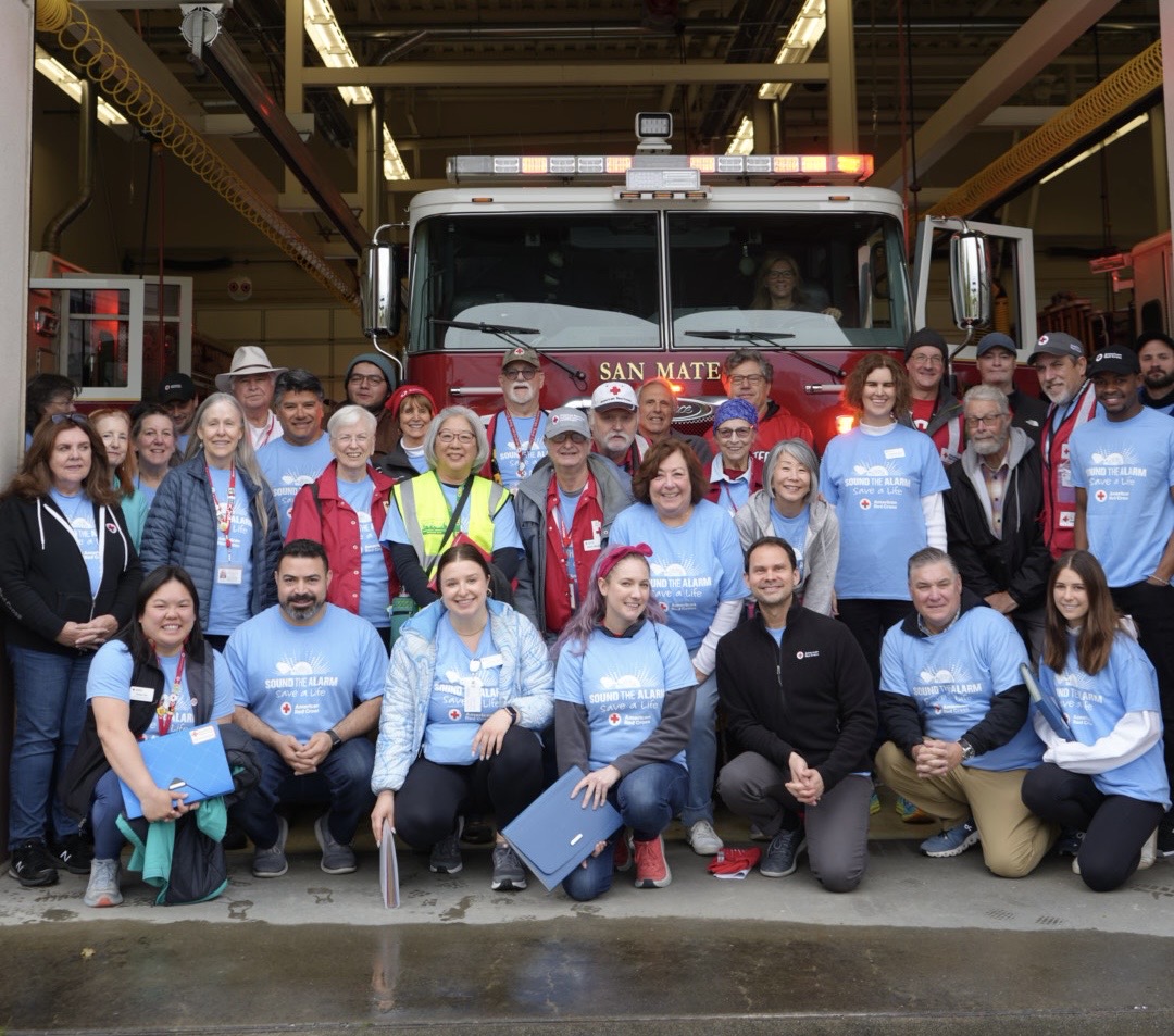 What a weekend for making homes safer! We were out in force in San Jose and Foster City on Saturday, installing free smoke alarms and sharing home fire safety info with residents. We will continue to #SoundtheAlarm this month, next week in Oakland with the @OaklandFireCA!