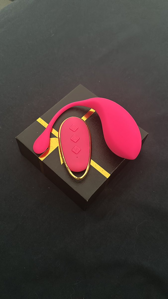 Nikorasu03's tweet photo. Hi guys, I received this vibrating egg, I already had one but in a different shape, this one is smooth but vibrates just as well, and it can be controlled remotely with your cell phone! I adore ! THANKS @Zenisi_Official https://t.co/W7vXlmGA0P