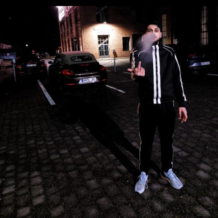 #geldsklave #zahlschwein #cashmaster  #kontofick #zahlsau #zahlsklave #findom #paypig #geldherr #Alpha #feetdom #füße #rtgames #Master #Deutsch
#getragenesocken
Na ihr Fotzen seid ihr bereit