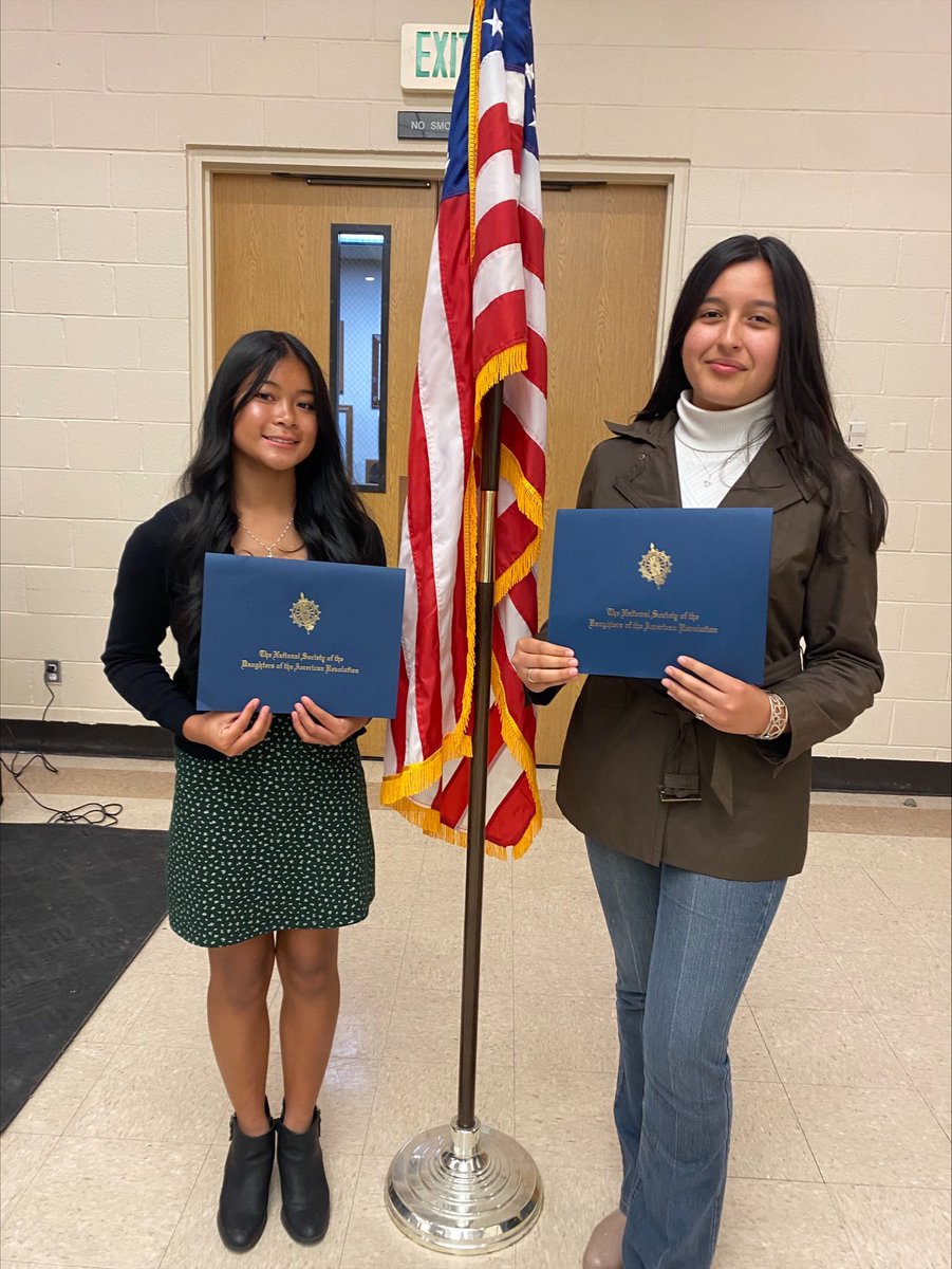 Our Marshall recipients of the Daughters of the American Revolution recognition for academic excellence in history and youth leadership! We are proud of you! #proudtobelbusd