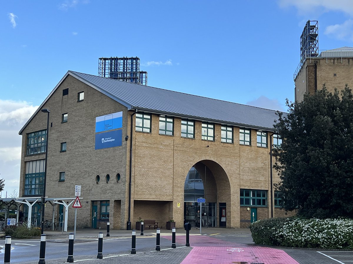 Emma Worthington tweet media