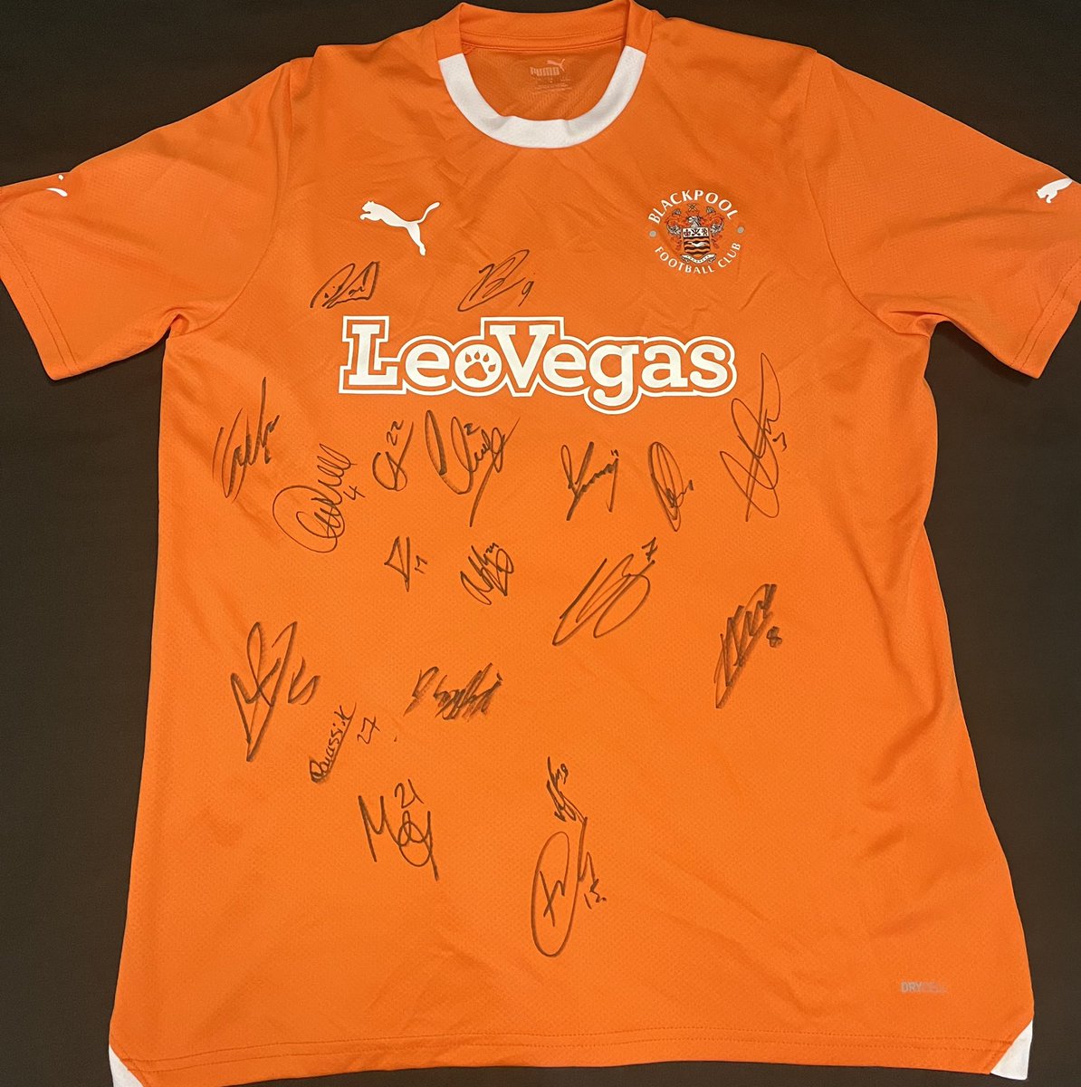 A huge thank you to @seanmcsport for very kindly donating a squad signed @BlackpoolFC shirt for me to auction off for the @as9foundation please reply or DM me with a bid. Ends Sunday 8PM. #UTMP