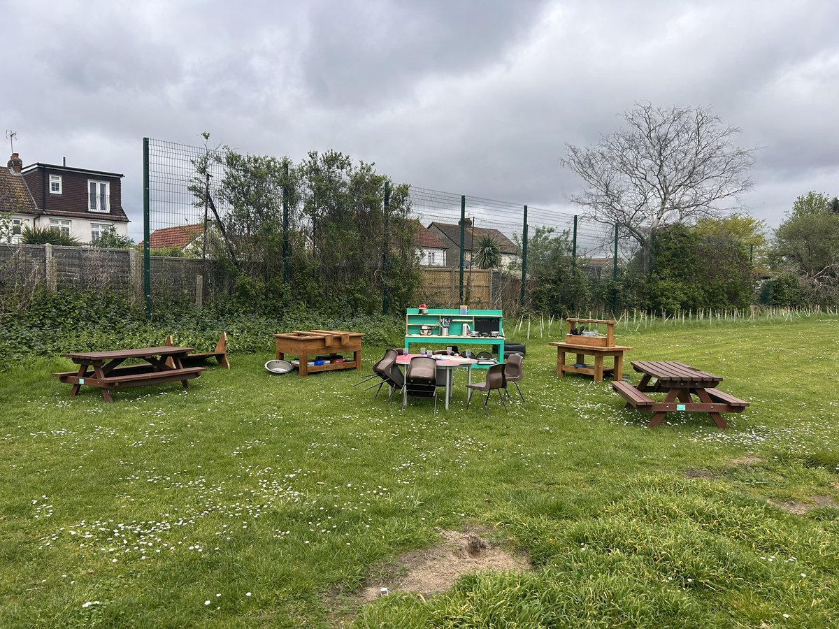 Meadhurst Primary School tweet media