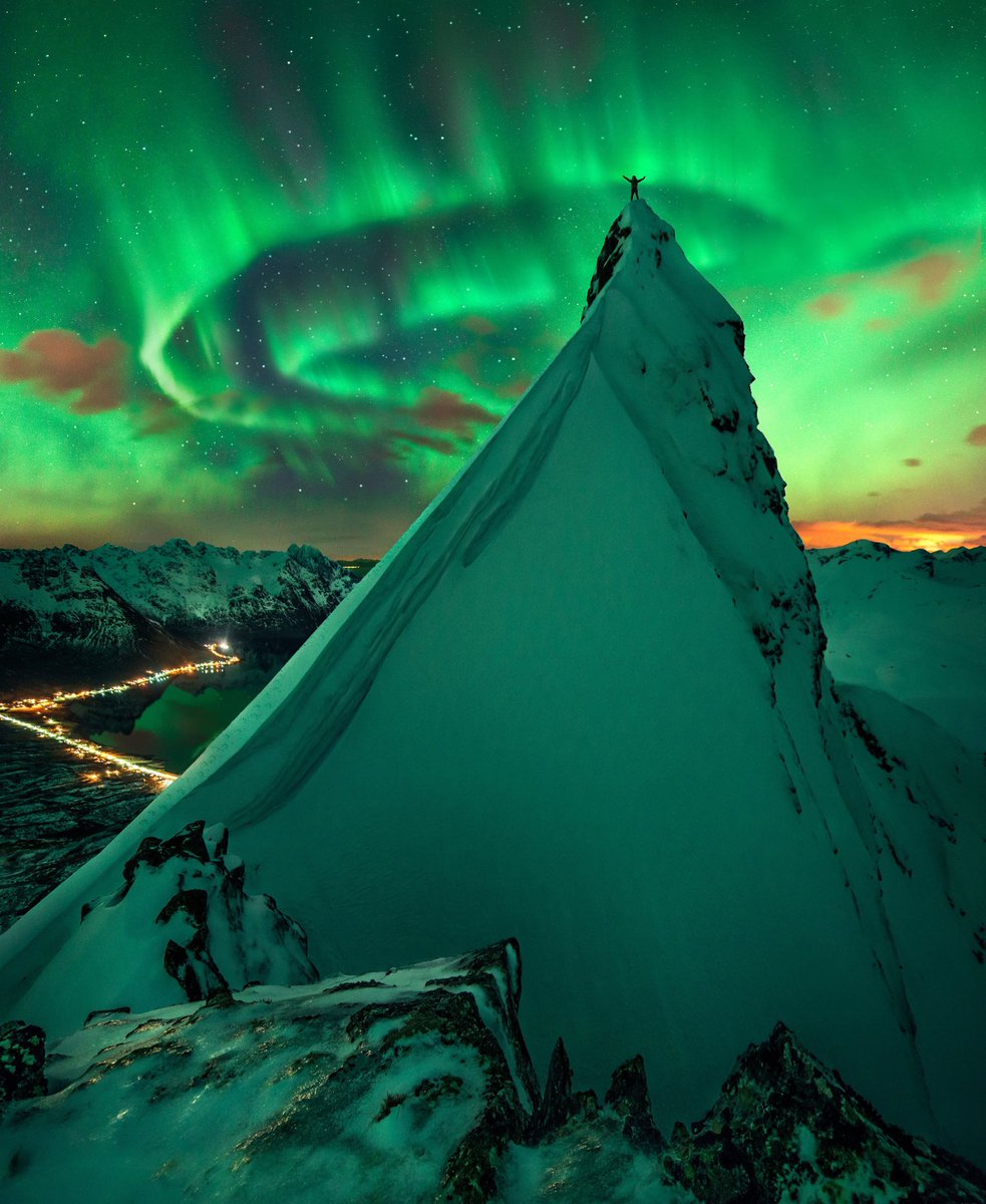 redditSpaceView's tweet image. Aurora over Norway