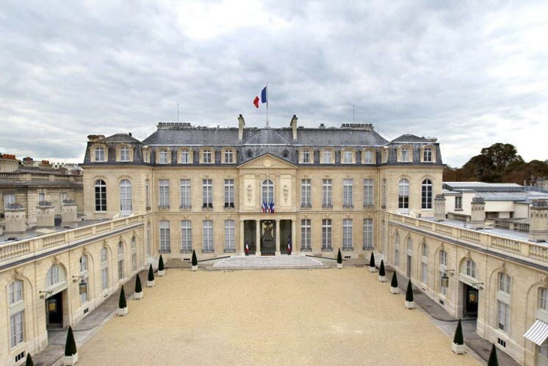 L'ancienne maîtresse du roi de France #MadameDePompadour (1721-1764) est décédée il y a maintenant 260 ans de la tuberculose à l'âge de 42 ans.

1745-1751 : Elle est la maîtresse en titre du roi Louis XV.

1753 : Elle acquiert l’hôtel d’Évreux (Palais de l'Élysée) à Paris.