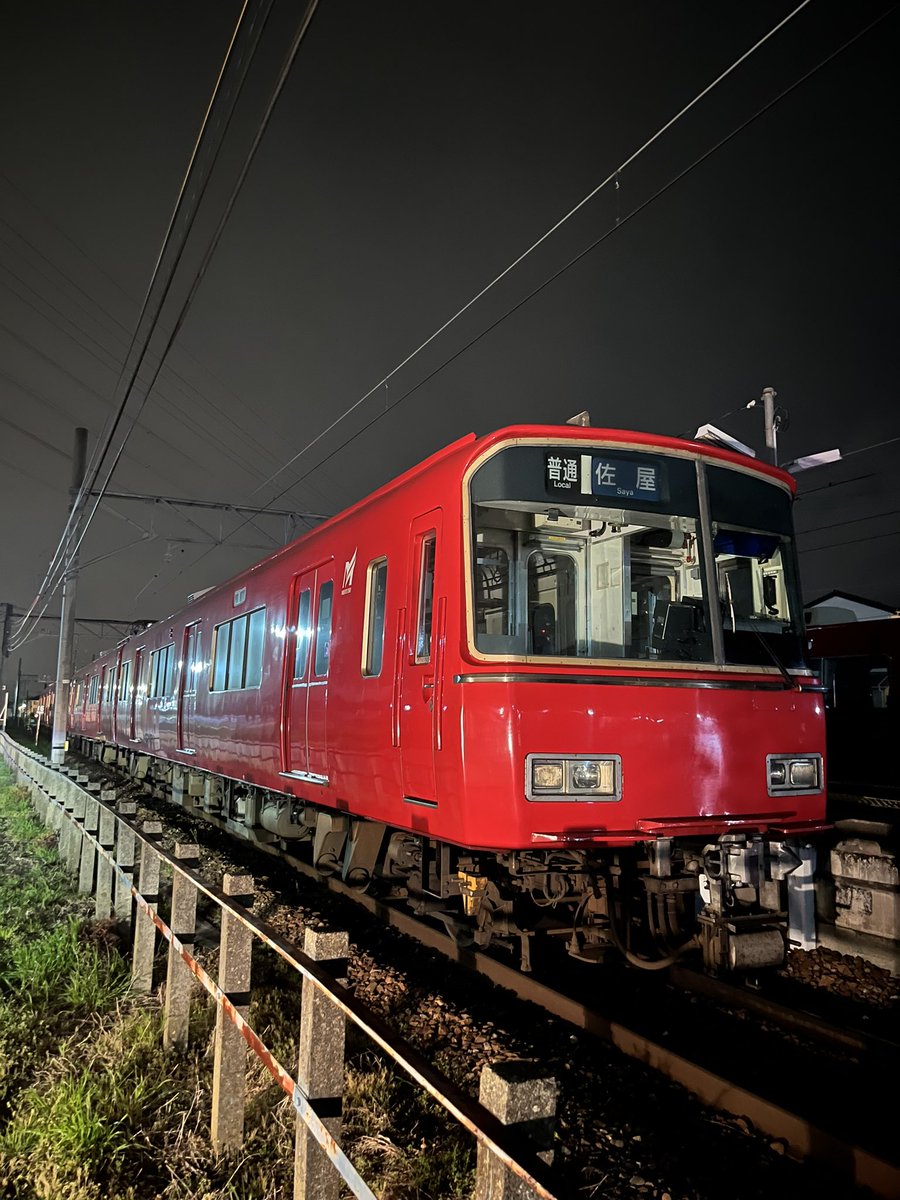 takkin_engine_d's tweet photo. 今夜の佐屋停泊は
6003F
ト6816F+6817Fキ
になります。
それぞれ、642列車普通伊奈行きと640G列車普通中部国際空港行きとなります🫡
貴重な6000系一次車ですね😆
カッコイイ😆
#meiun
#6003F
#6816F
#6817F
#642列車
#640G列車 https://t.co/RDmbxGnVSy