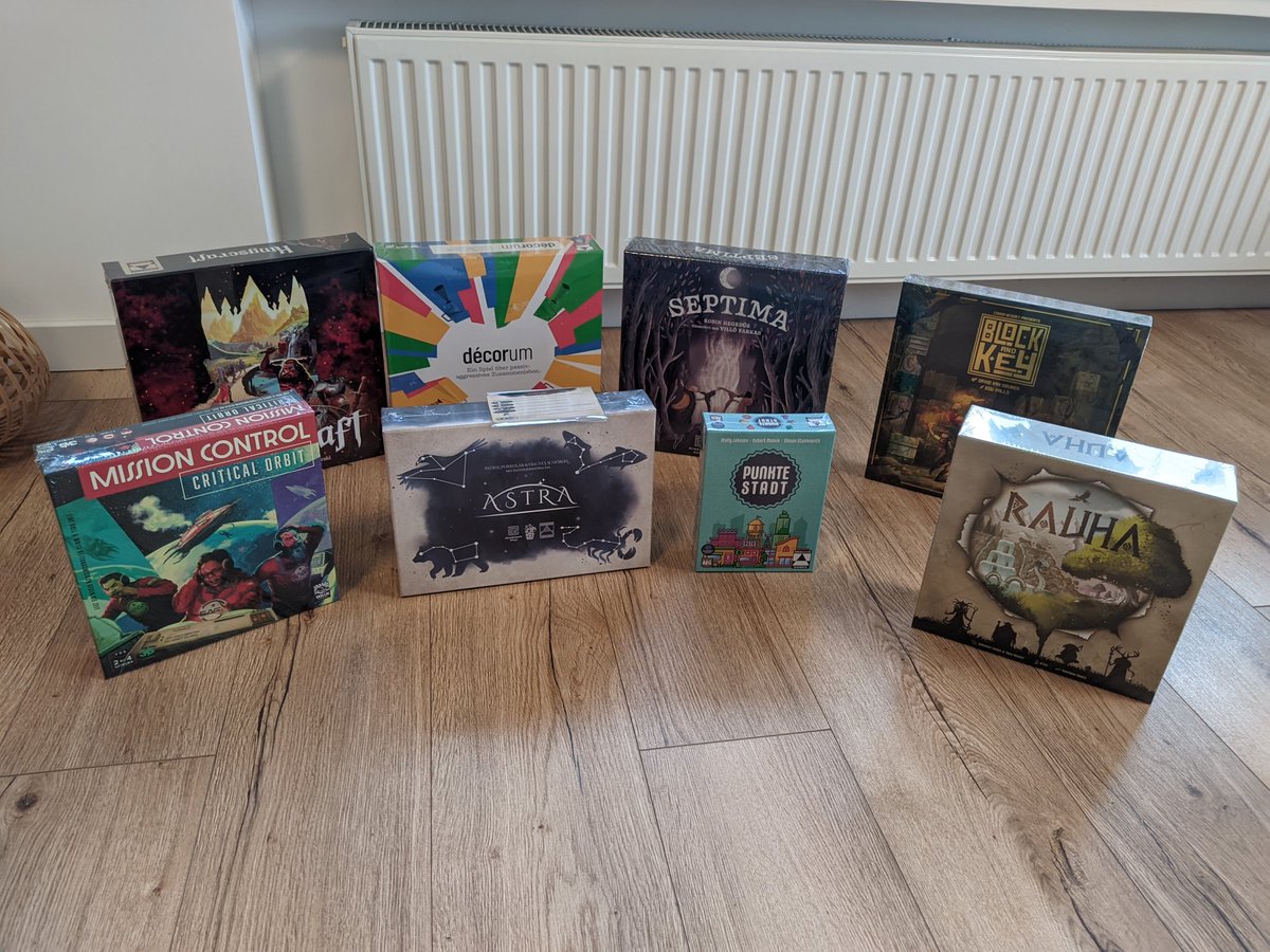 spiel_brett's tweet photo. In 4 Tagen startet das 3 Teddy Wochenende. Danke an Skellig für die großzügige Unterstützung 😊🐻
#skelliggames #brettspielteddy #teddywochenende #brettspielneuheiten https://t.co/H10BVElK3W
