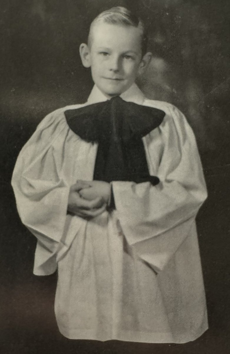 Gordon Lightfoot as a choir boy at St. Paul's United Church in Orillia, Ontario in 1947. 📸From the book Lightfoot by Nicholas Jennings