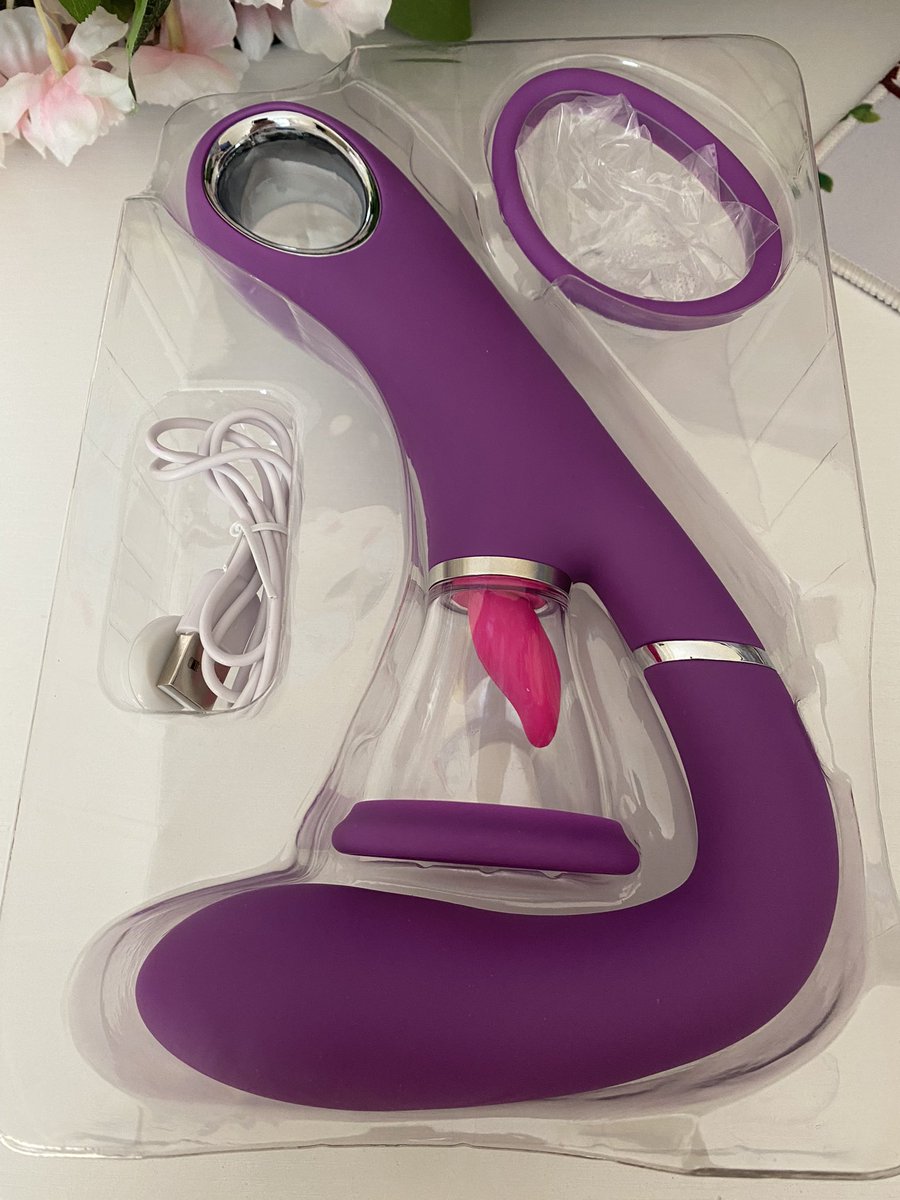 Sylvs34's tweet photo. Some of the toys you guys suggest and I put on my wishlist are insane (I love it) https://t.co/iGedHYVXLr