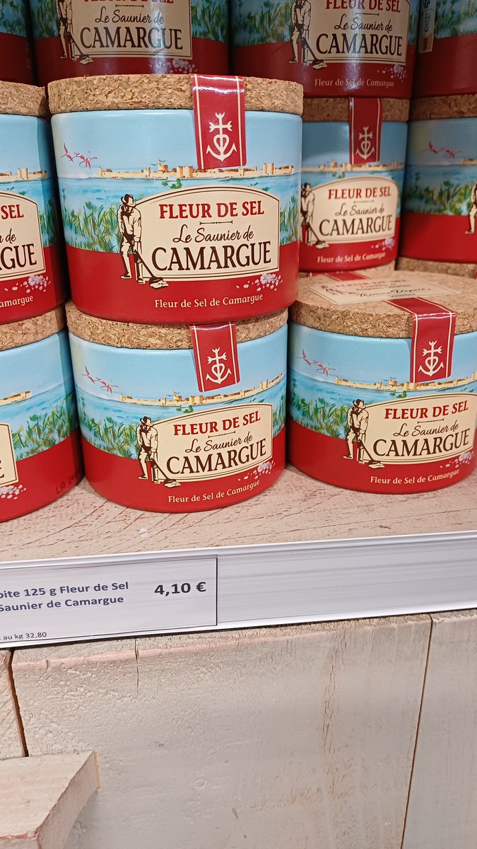 A gauche, le prix au supermarché avant de partir. A droite, le prix du même produit directement chez le producteur (salin du midi) à #AiguesMortes #ArnaqueAuxSalins