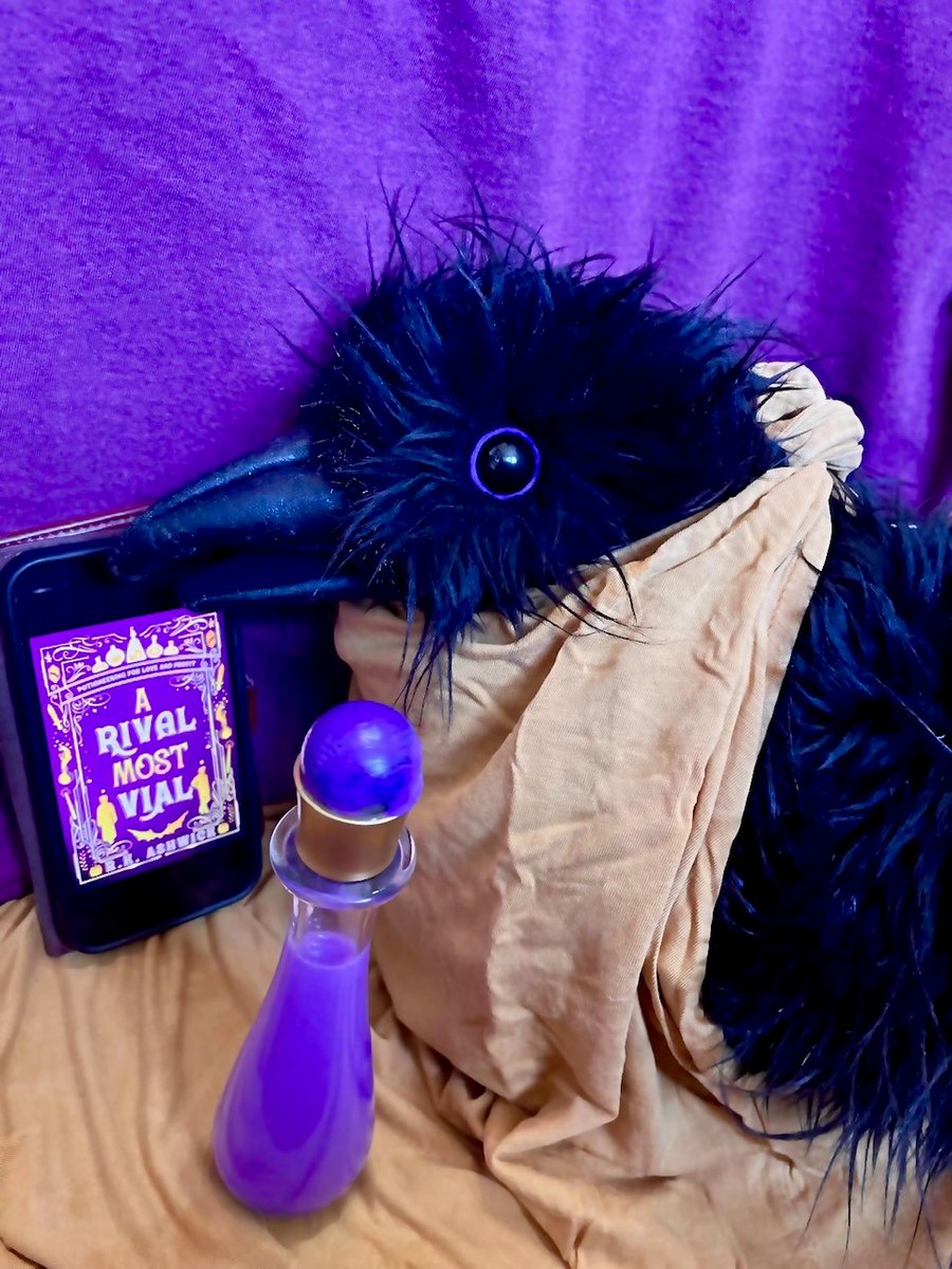 Another review of mine, presented again by Fenwick:
A Rival Most Vial by R. K Ashwick

goodreads.com/review/show/56…

#InquisitiveRaven, #SPFBO9, #SPFBO