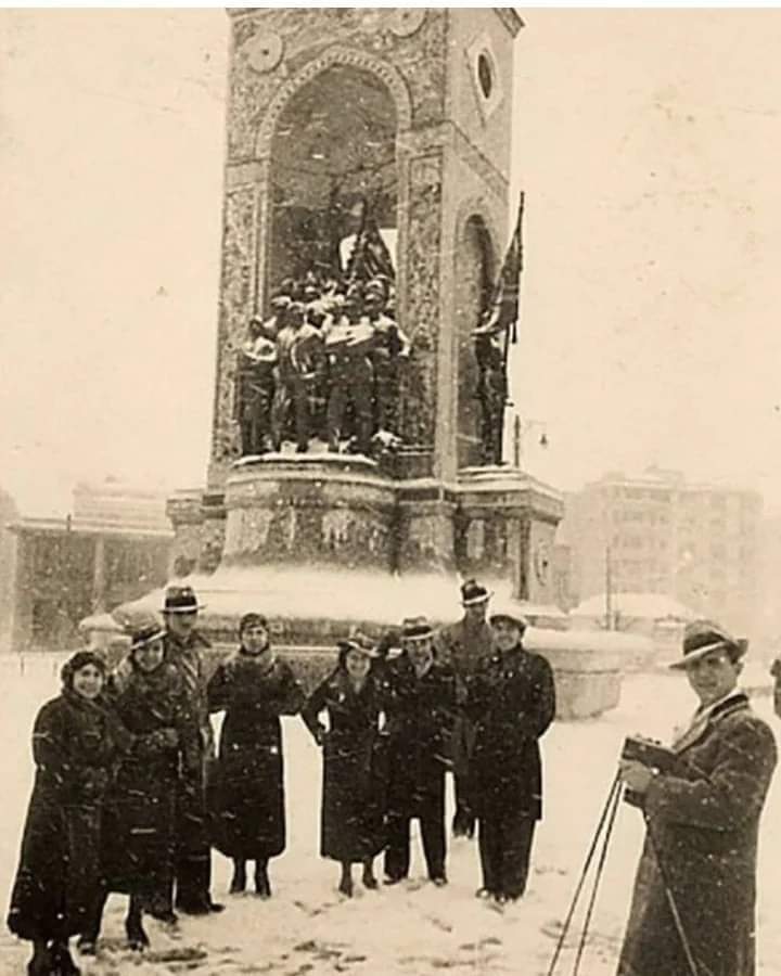 İstanbul Taksim Türkiye Cumhuriyeti 1930.