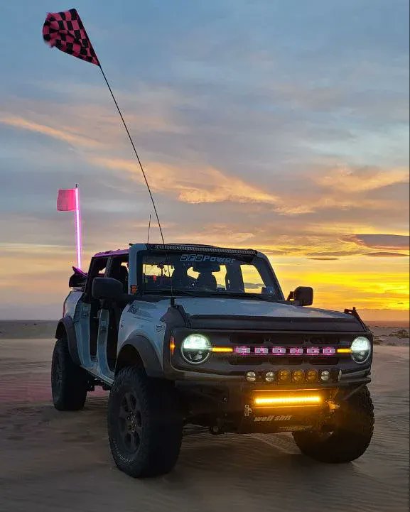 saddogclub's tweet photo. ๐ BRAND NEW Build Breakdown of @freshwatercacti 's 2020 Bronco is UP ๐ฅ๐ฅ
๐ Open the hood on the beast LINK BELOW ๐
https://t.co/CvTzwWP8rI
#bronco #mudslinger #ford #trucklove #broncolove https://t.co/zXYiEhm7mb