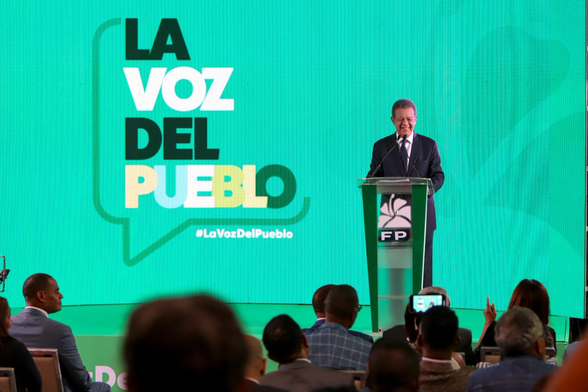 rcavada's tweet photo. Leonel: El país vive dos desgracias, precios altos y bajo crecimiento, por mal manejo de Abinader 
 https://t.co/LUWmvrsKme 

SANTO DOMINGO.- La República Dominicana, en los últimos 31 meses, solamente ha crecido un 2.4% del PIB, y hemos tenido ... https://t.co/9qsq5gO4rp