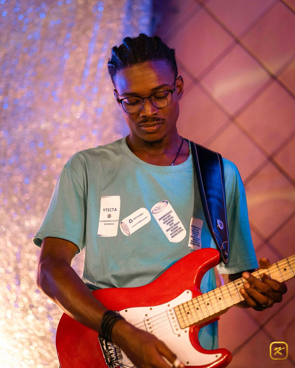 Odogwu_of_sales's tweet photo. Made magic with @rubyakubueze_ at her Single listening party🎛️🎙️🎸🥂
#Keepmedown
📸: @kelzpicturesofficial https://t.co/e6NgX6l7FG