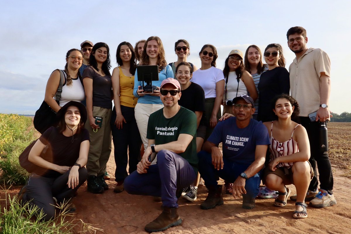 🇧🇷 Prof. Brando’s new spring course, “Tropical Sustainable Landscapes,” took forest-focused students on a thrilling 2-week field trip in Brazil! Exploring #Amazon, #Cerrado, and #Pantanal, they explored conservation efforts. 🌳 Check out the news coverage: hnt.com.br/cidades/estuda…