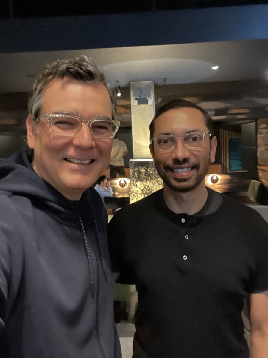 parra_dev's tweet photo. Happy birthday ⁦@prpatel⁩ 😀 thank you so much for hosting the Charlotte JUG - @cltjug⁩ at ⁦@devnexus⁩ , ⁦@orlandovaldez_⁩ and I had a really great time with all the Java community. https://t.co/UNjuUOshA5