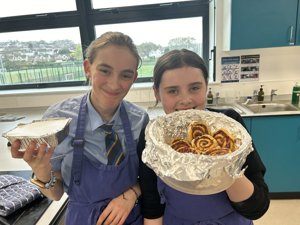 MrsRRichards15's tweet photo. 2/2
Year 7 Pizza Pinwheels so far… https://t.co/8XJdbYaeWI