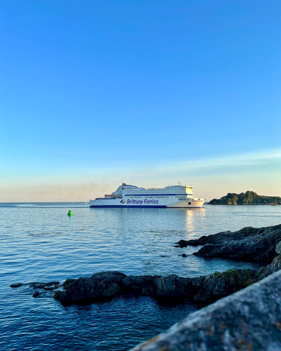 Bright blue skies for Armorique in Plymouth 💙 💙 #BrittanyFerries #Plymouth #Travel #Sail