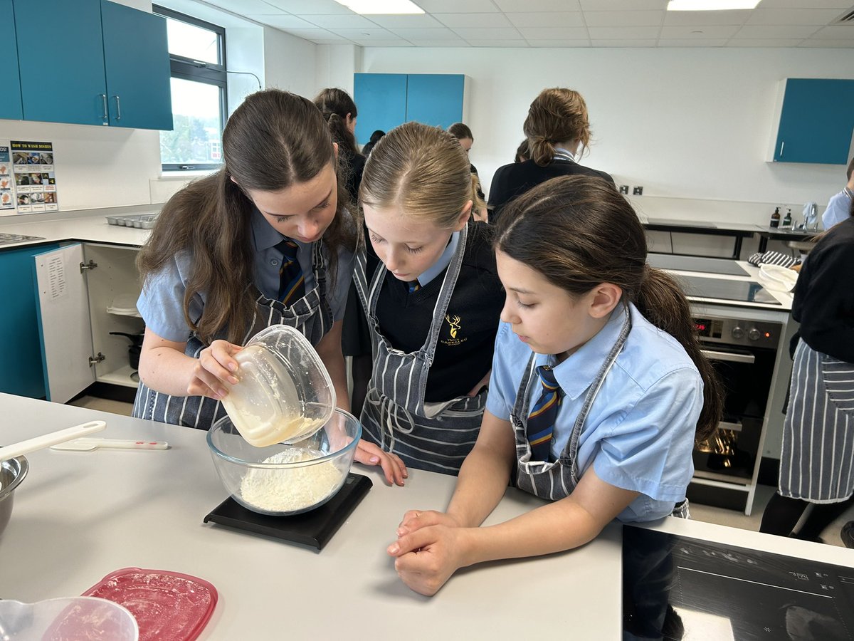 MrsRRichards15's tweet photo. 1/2
The start of the Year 7s Pizza Pinwheels has been fun and a little bit messy at times! But the results have been fabulous 🤤 🍕 https://t.co/Du1Rkoh9Am