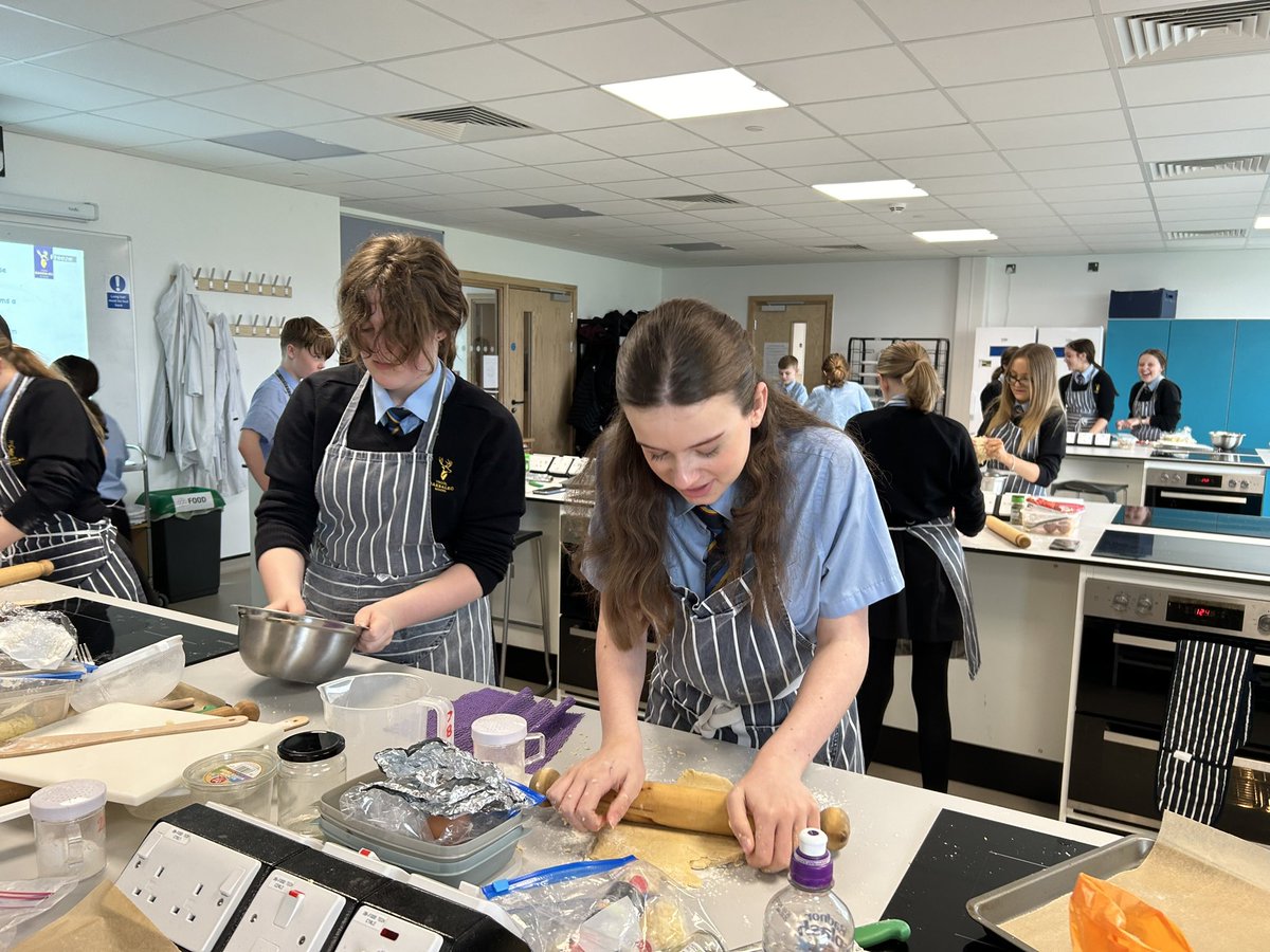 MrsRRichards15's tweet photo. 1/2
The start of the Year 7s Pizza Pinwheels has been fun and a little bit messy at times! But the results have been fabulous 🤤 🍕 https://t.co/Du1Rkoh9Am