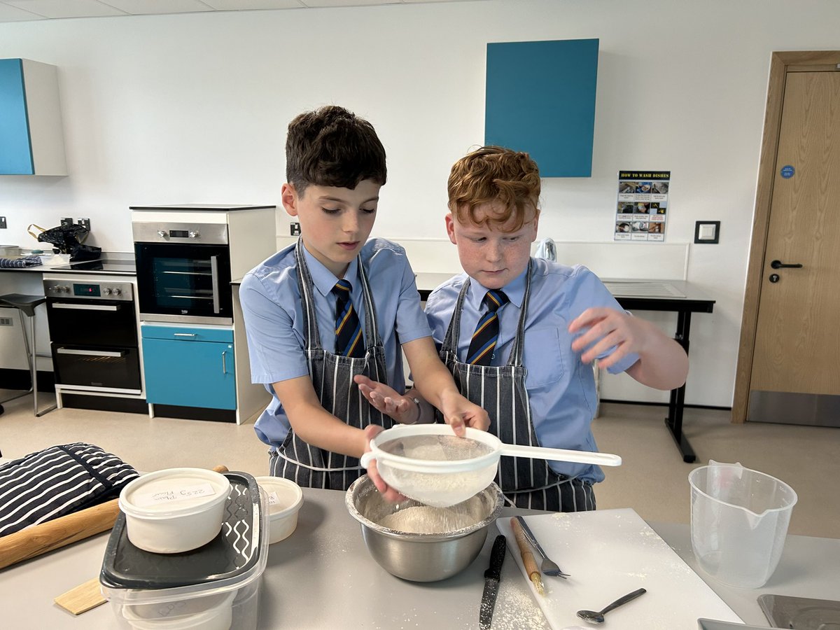 MrsRRichards15's tweet photo. 1/2
The start of the Year 7s Pizza Pinwheels has been fun and a little bit messy at times! But the results have been fabulous 🤤 🍕 https://t.co/Du1Rkoh9Am