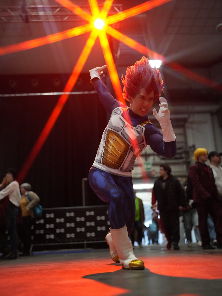 realtanwin's tweet photo. The true power of the Super Saiyan God ! 🔥
-------
📸 @kaoticneko
👕 @justsaiyan_gear Code : TAN15
-------
#vegeta #vegetacosplay #vegetaactor #reallifevegeta #vegetagod #supersaiyangod #akiratoriyama https://t.co/jvWwUbl77v
