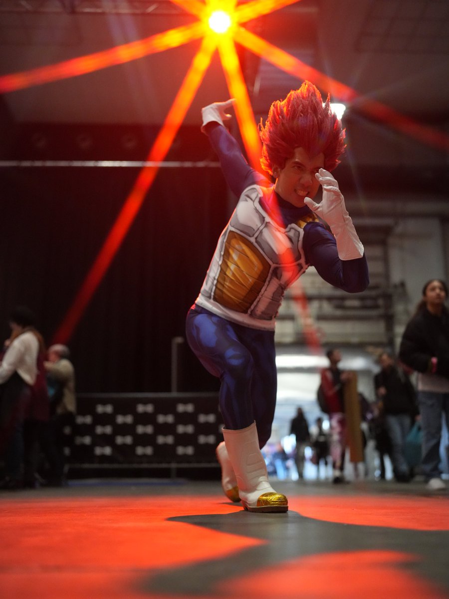 realtanwin's tweet photo. The true power of the Super Saiyan God ! 🔥
-------
📸 @kaoticneko
👕 @justsaiyan_gear Code : TAN15
-------
#vegeta #vegetacosplay #vegetaactor #reallifevegeta #vegetagod #supersaiyangod #akiratoriyama https://t.co/jvWwUbl77v
