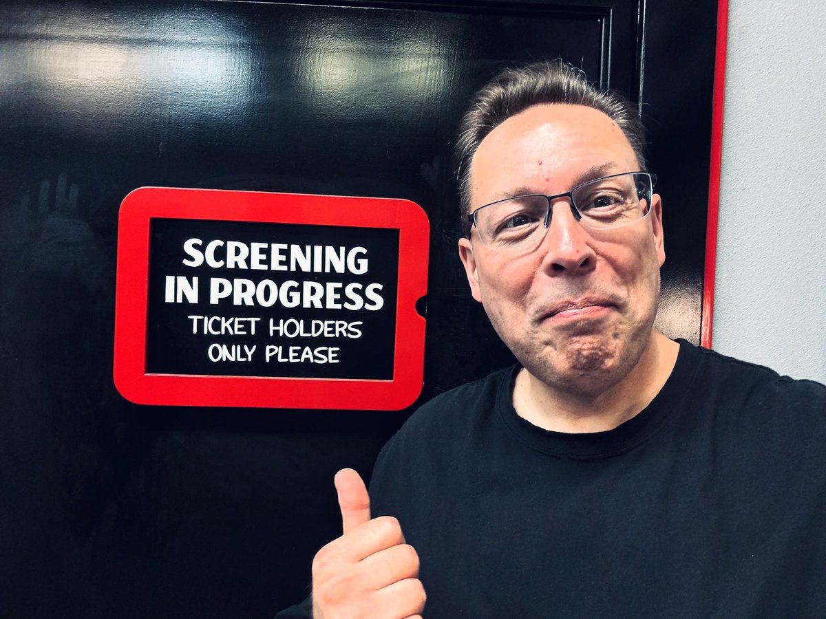 OK, not playing favorites here, but the Miniplex at @MovieMadnessPDX in #PortlandOR kicks ass! Nice intimate setting with great picture & sound plus some of the coolest customers around.

Next stop: Denver, CO this weekend!

#SideEffectsMayVary #TheatricalRoadshow #JRBookwalter