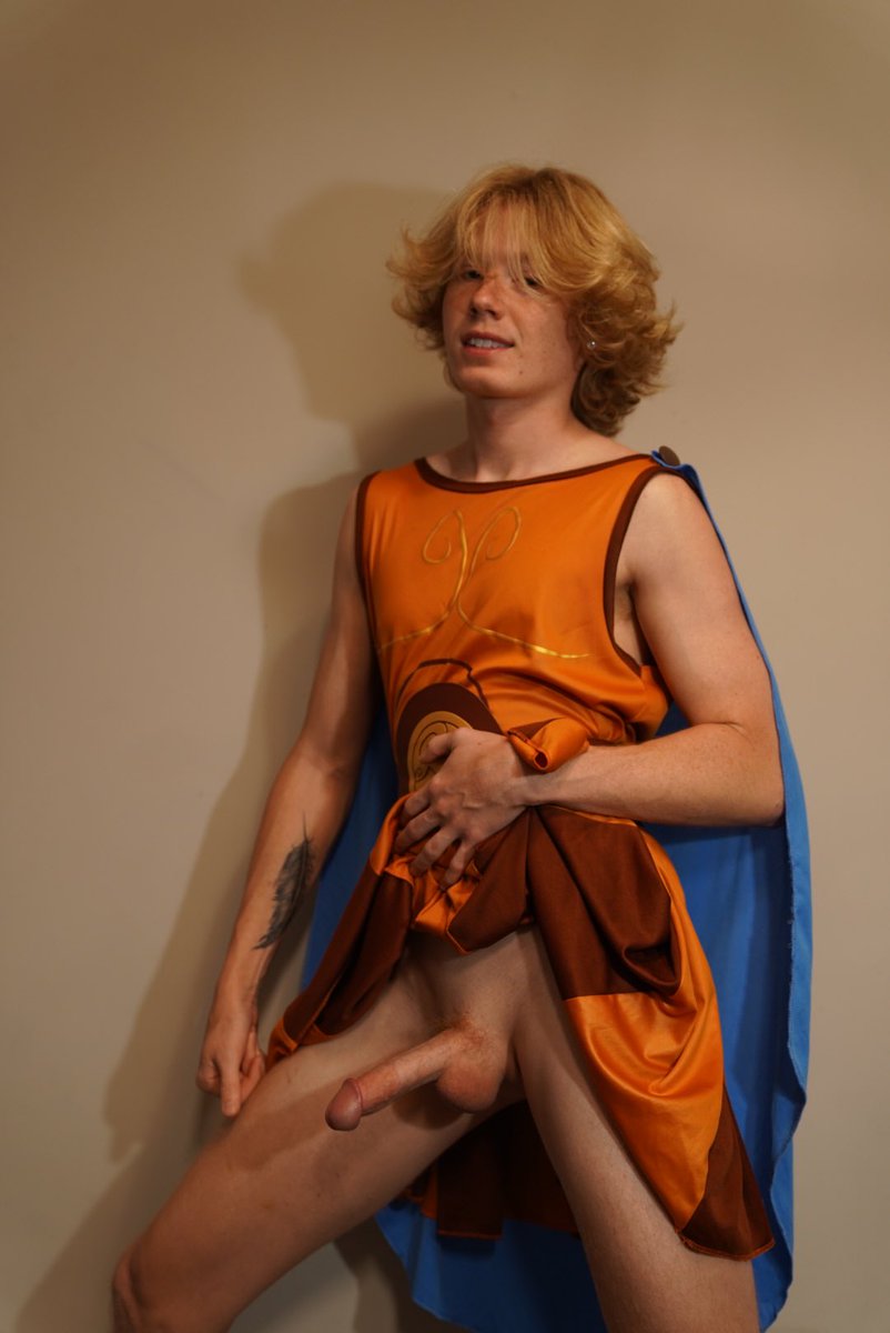 Throwback to when I dressed up as Hercules and rode a 9in dildo… have you seen Hercules ride a dildo? I have it’s on my OF.