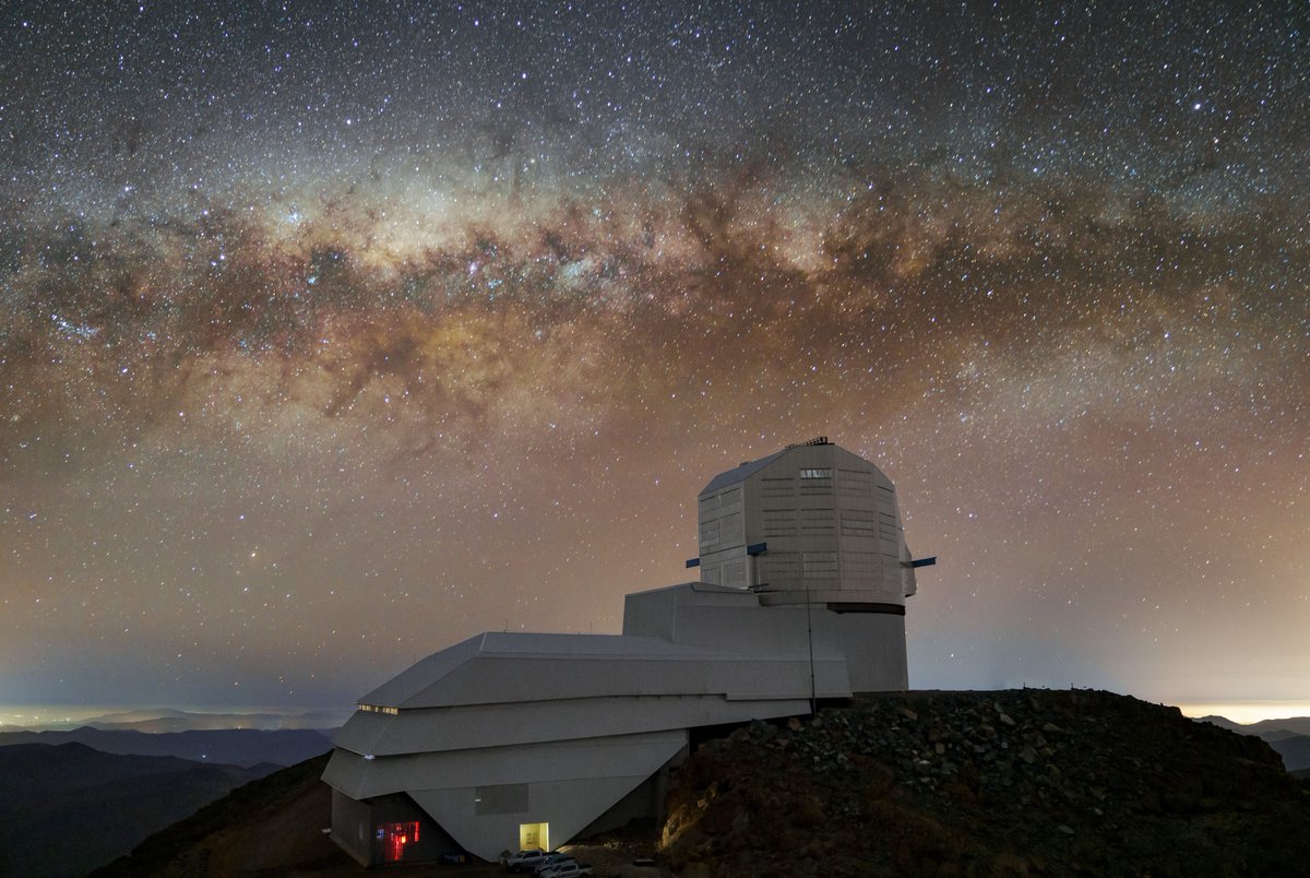VRubinObs's tweet photo. Scientists believe clumps of dark matter are often the culprits, and the warps or holes in the streams help them figure out *how* dark matter clumps up—but the clues are still incomplete.

Luckily, Rubin Observatory is on the case! 🔎 https://t.co/FL0aghEVCS