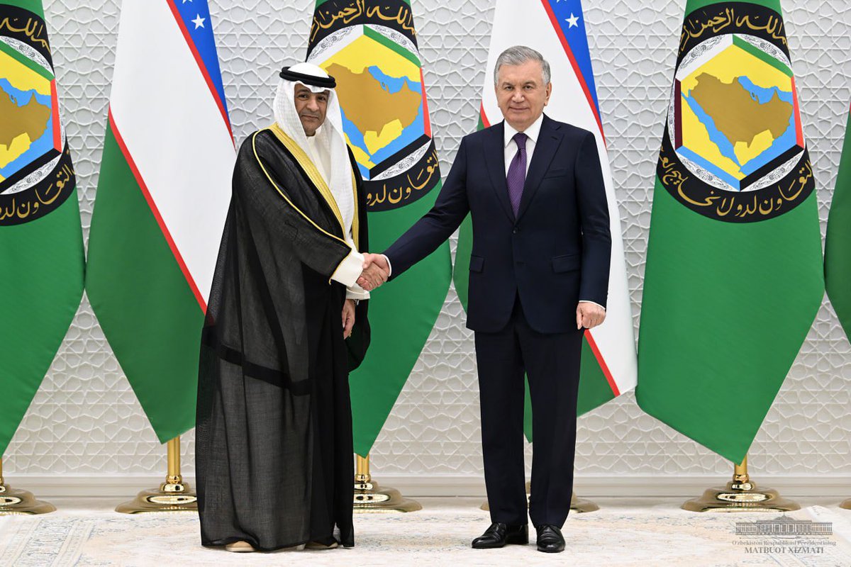 President Shavkat Mirziyoyev also met with #Bahrain's Foreign Minister Abdullatif bin Rashid Al Zayani, #Kuwait's Foreign Minister Abdullah Ali Al-Yahya and the Secretary-General of the Cooperation Council for the Arab States of the Gulf, Jassim bin Mohammed Al Budaiwi. The…