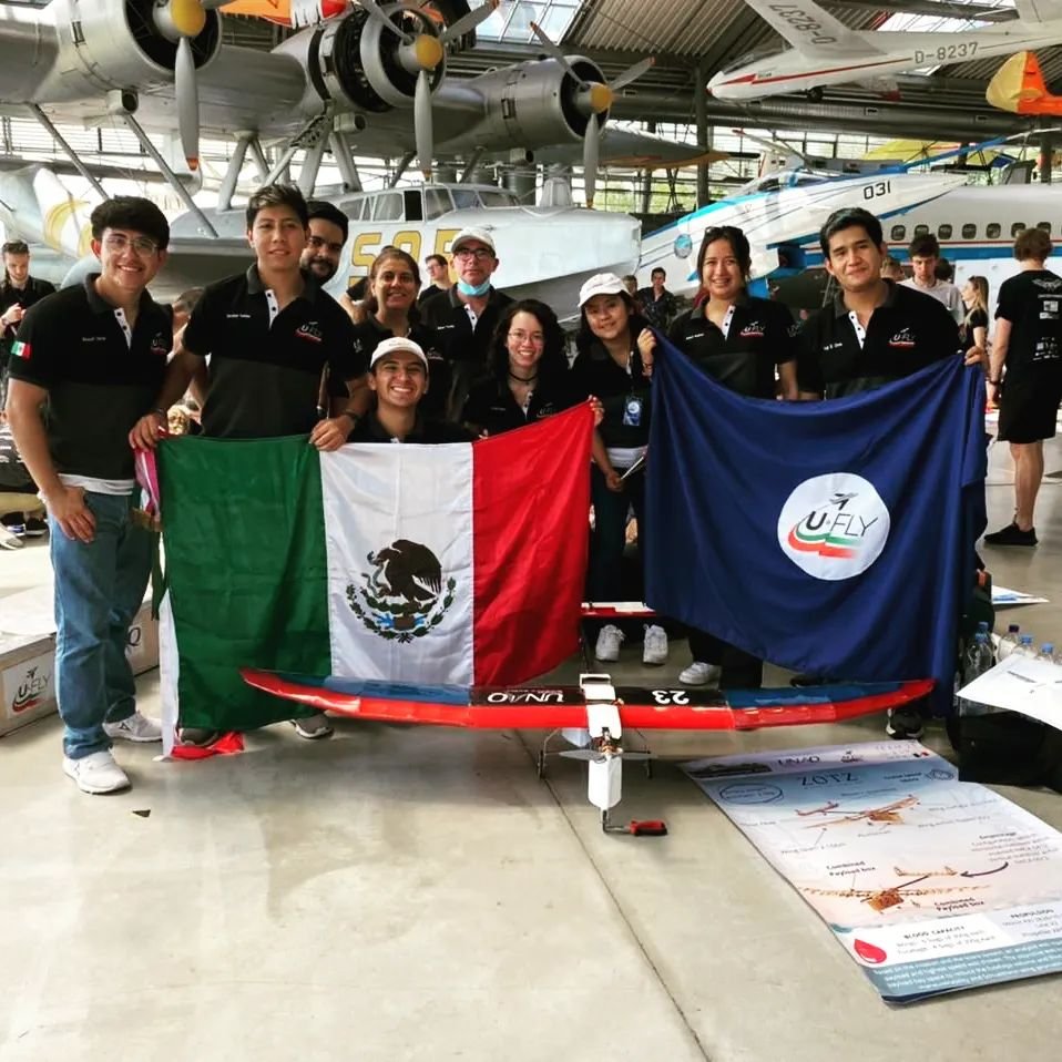 UFly_Aerodesign's tweet photo. ¡Se acerca el gran día! El equipo está más que preparado para afrontar este nuevo reto 💪.

Ha sido un viaje largo y emocionante lleno de horas de duro trabajo, dedicación y compromiso.
Llevaremos el nombre de nuestra escuela @unaqmx a la cima de la gloria una vez más. https://t.co/SdN00CJquX