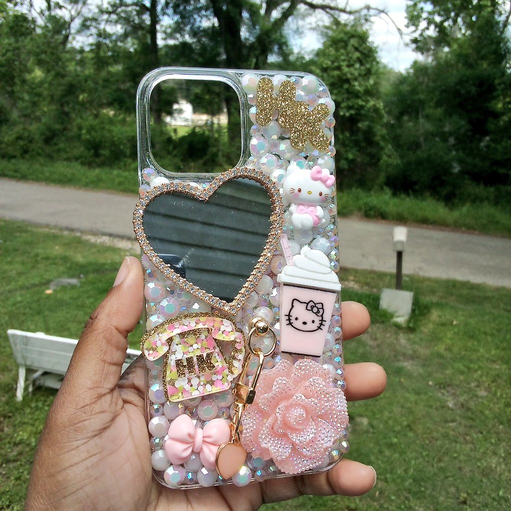 Hello Kitty 13/14 Pro Max Case 📱 
#blingcase #cellphonecase #inspiredcases #blingbyleahb