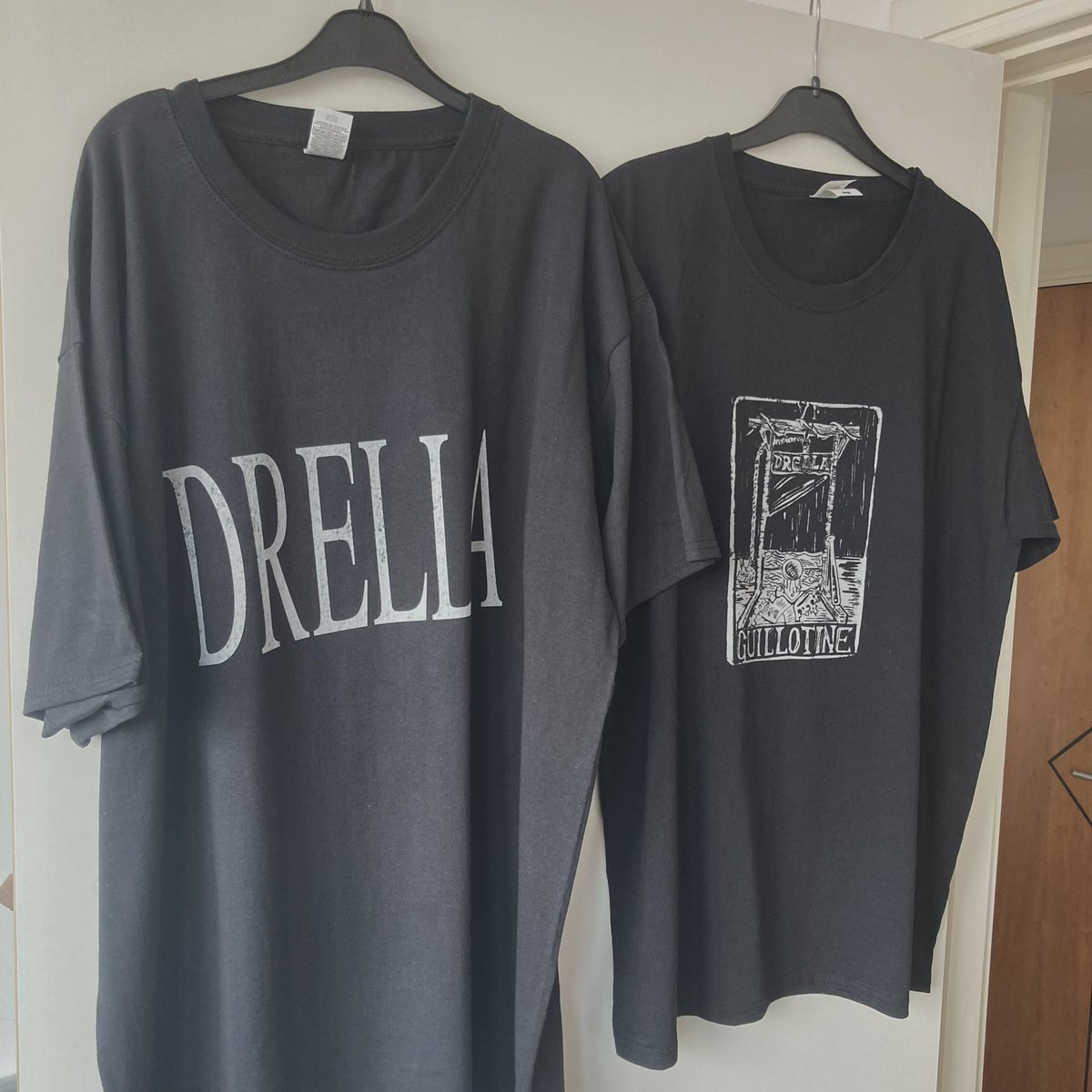 N’aaaw then! We have a couple of our new T-Shirt designs left over from our Bradford gig a few weeks ago and we’ve finally got round to putting them on Bandcamp! Only a handful of each design left so better be quick if you want to grab one!👇 drellaband.bandcamp.com