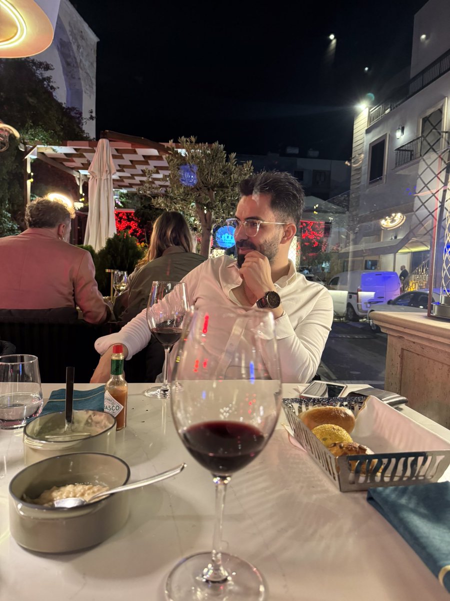 Normal bakarken bir tane fotom olursa dişimi kırcam. 🤦🏻 #Girne