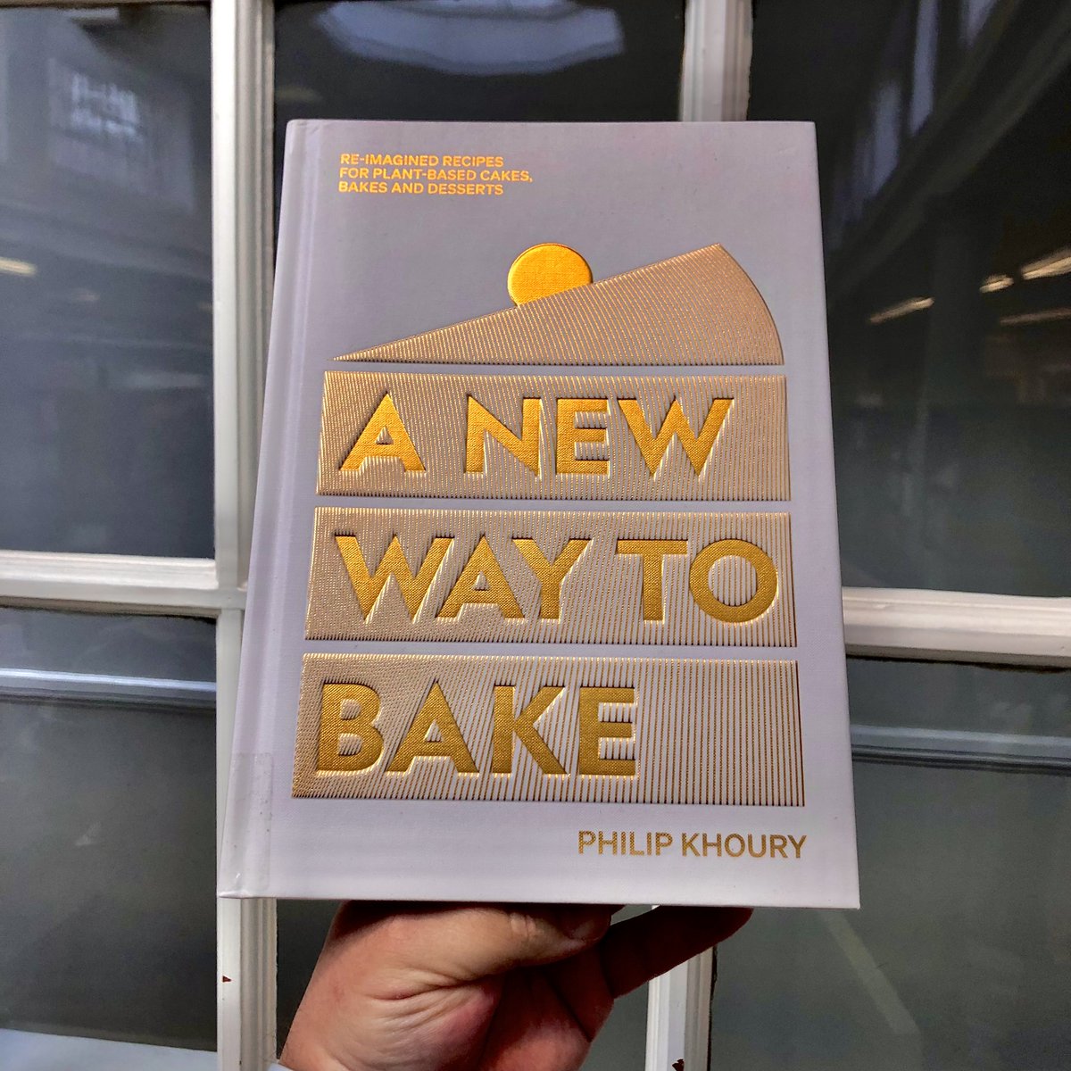 Chef @PhilKhoury, redefines baking by approaching cakes, bakes & desserts plant-based. Get your sweet treats for any occasion sorted in a whole new way, from Apple Pies, to Lamingtons & Tiramisus too there'll be a recipe just for YOU! 🍰🥮🥞 #Baking #CookBook #ExploreMore